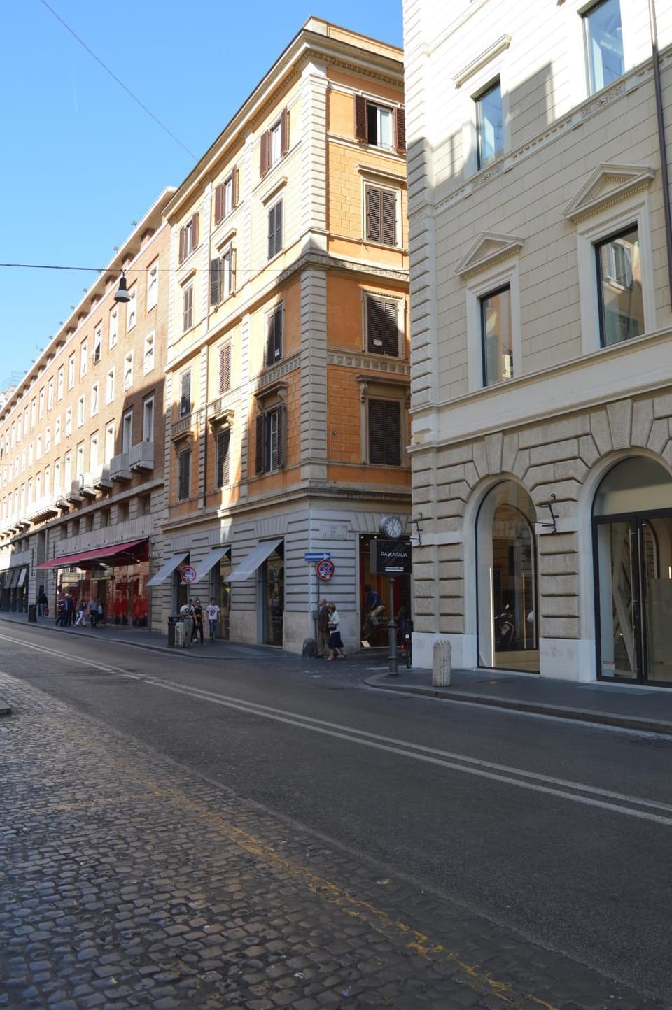Facade/entrance