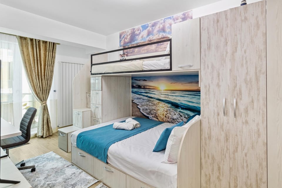Bed, Bedroom, towels, wardrobe