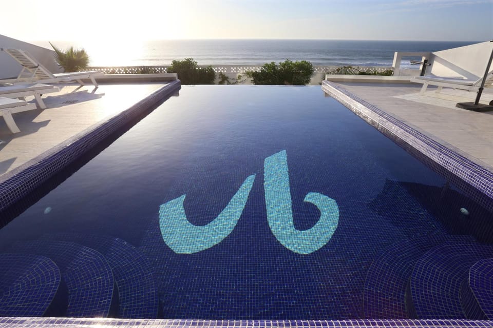 Swimming pool, Swimming pool