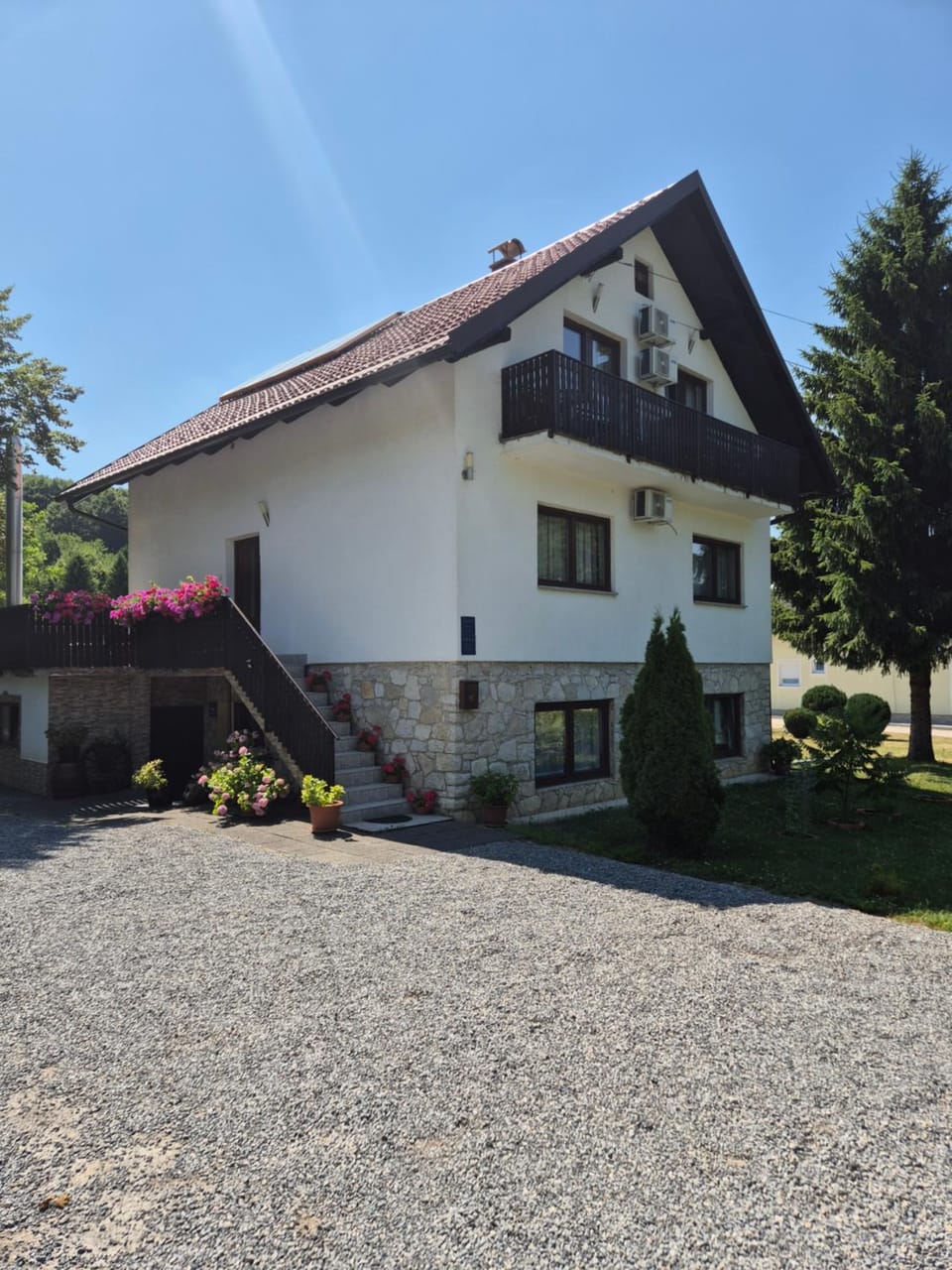 Property building, Day