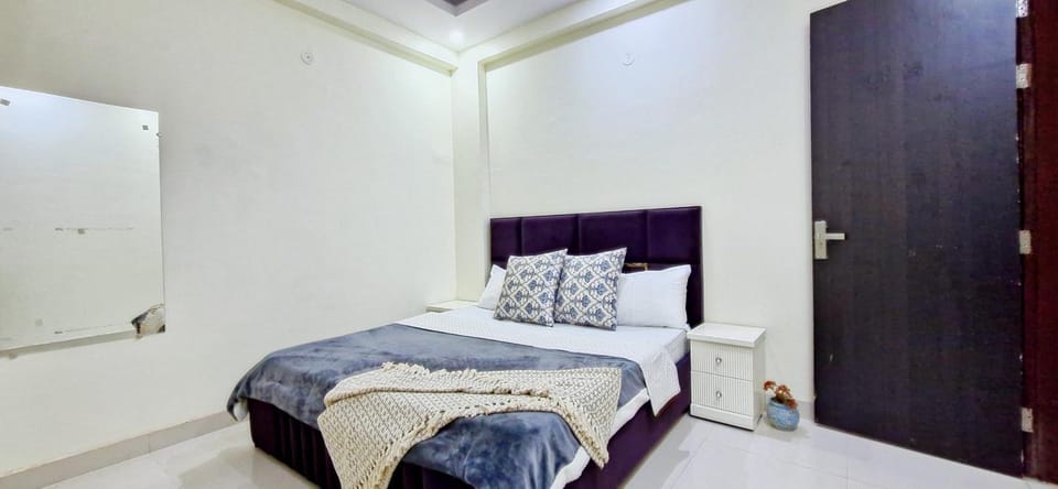 Bed, Bedroom, wardrobe