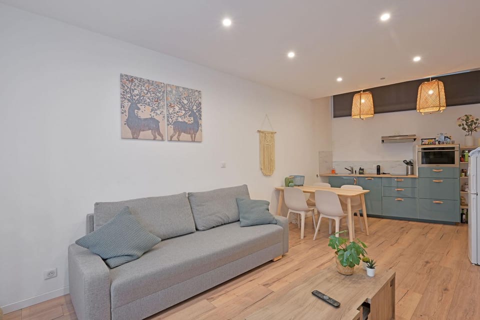 Bed, Living room, Dining area, kitchen