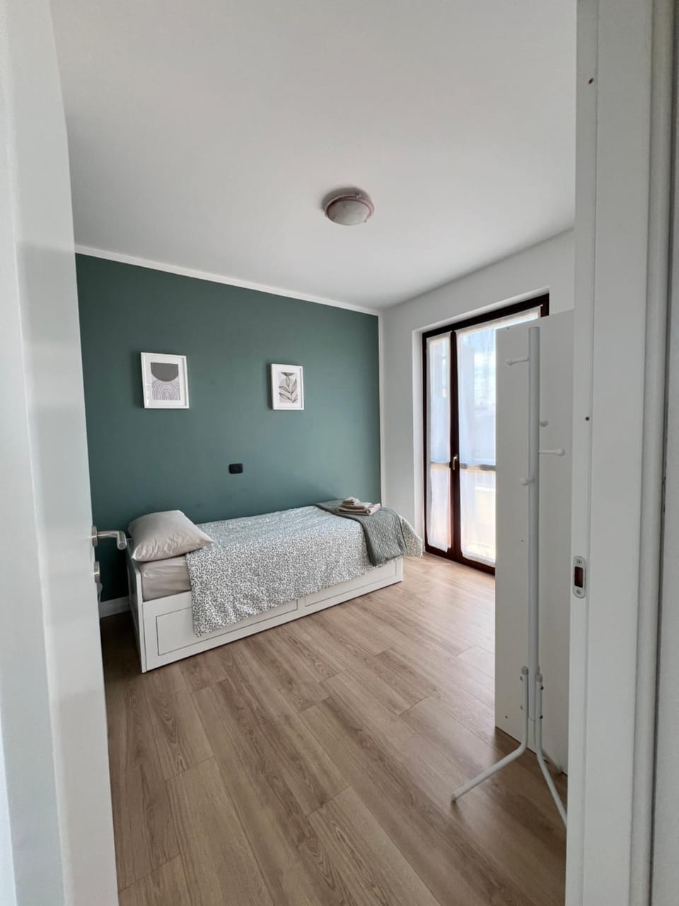 Bed, Photo of the whole room, Bedroom, wardrobe