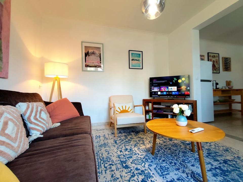 Charmante Maison T2 plein pied avec extérieur - Calme - Parking facile et gratuit, aux Arènes Villa in Béziers