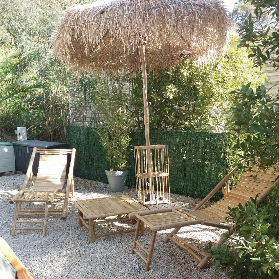 Garden, sunbed