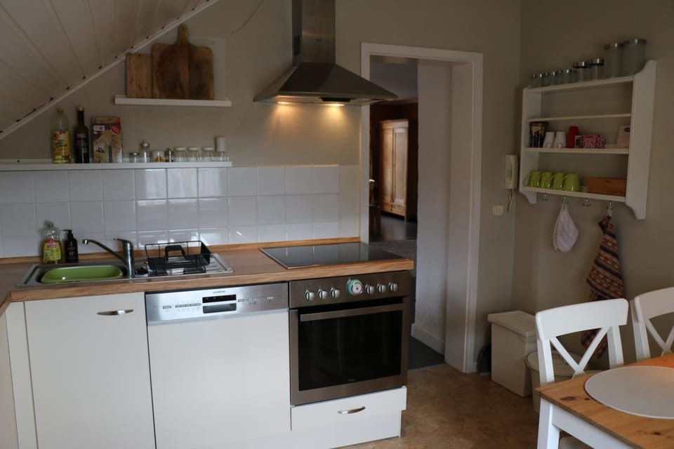 Kitchen or kitchenette, Living room