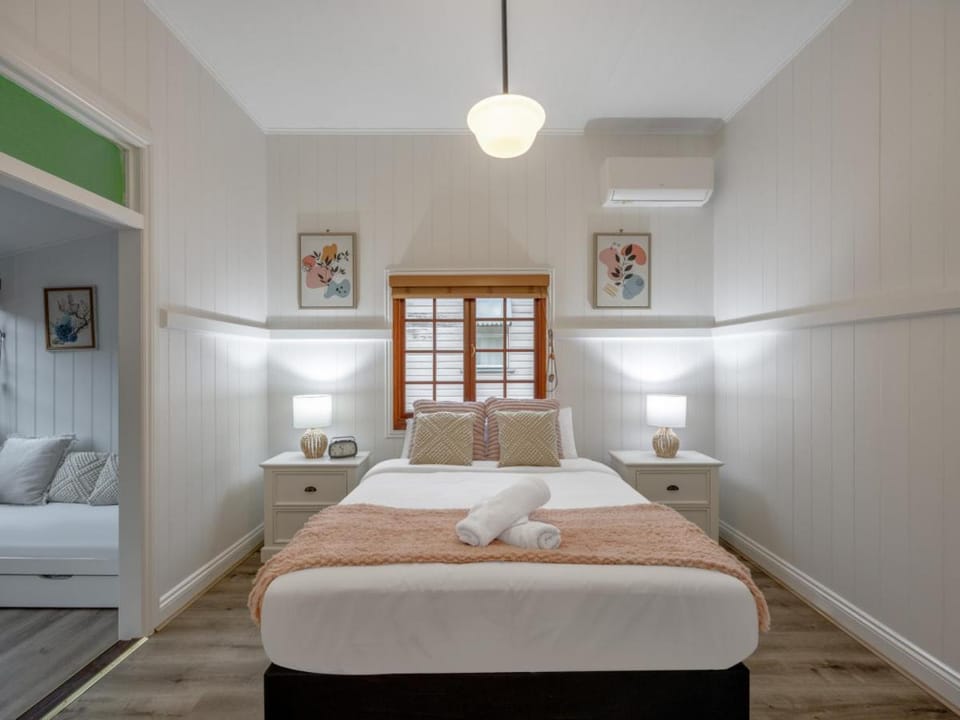 Charming 3BR Inner City Haven Highgate Hill House in Brisbane