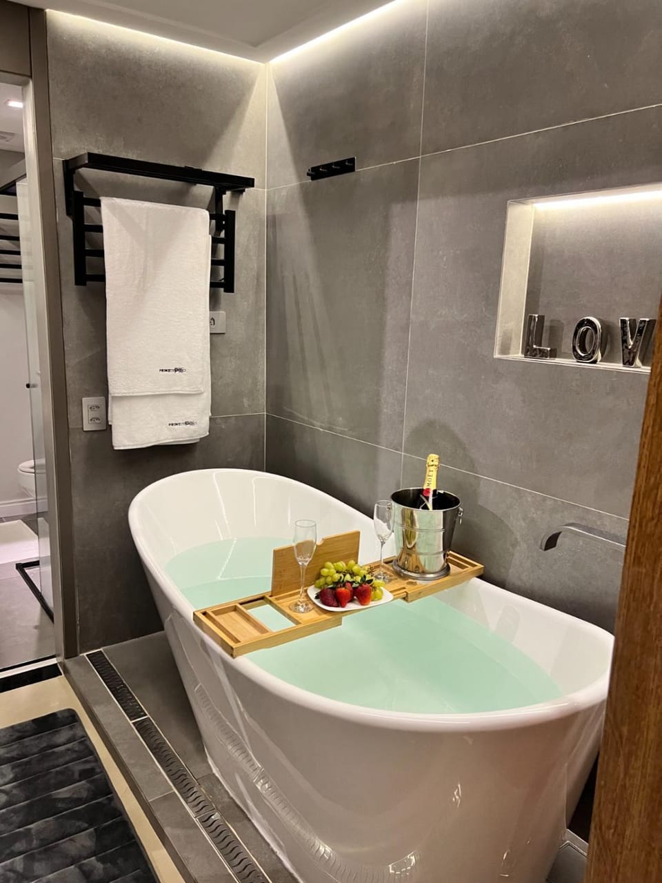 Bathroom, Bath