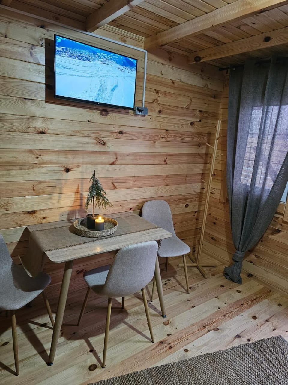 TV and multimedia, Dining area