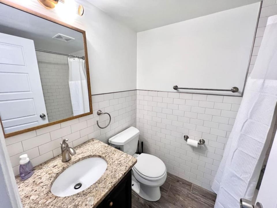 Crystal City Boutique Flats - Free Parking 2878 Apartment in Crystal City