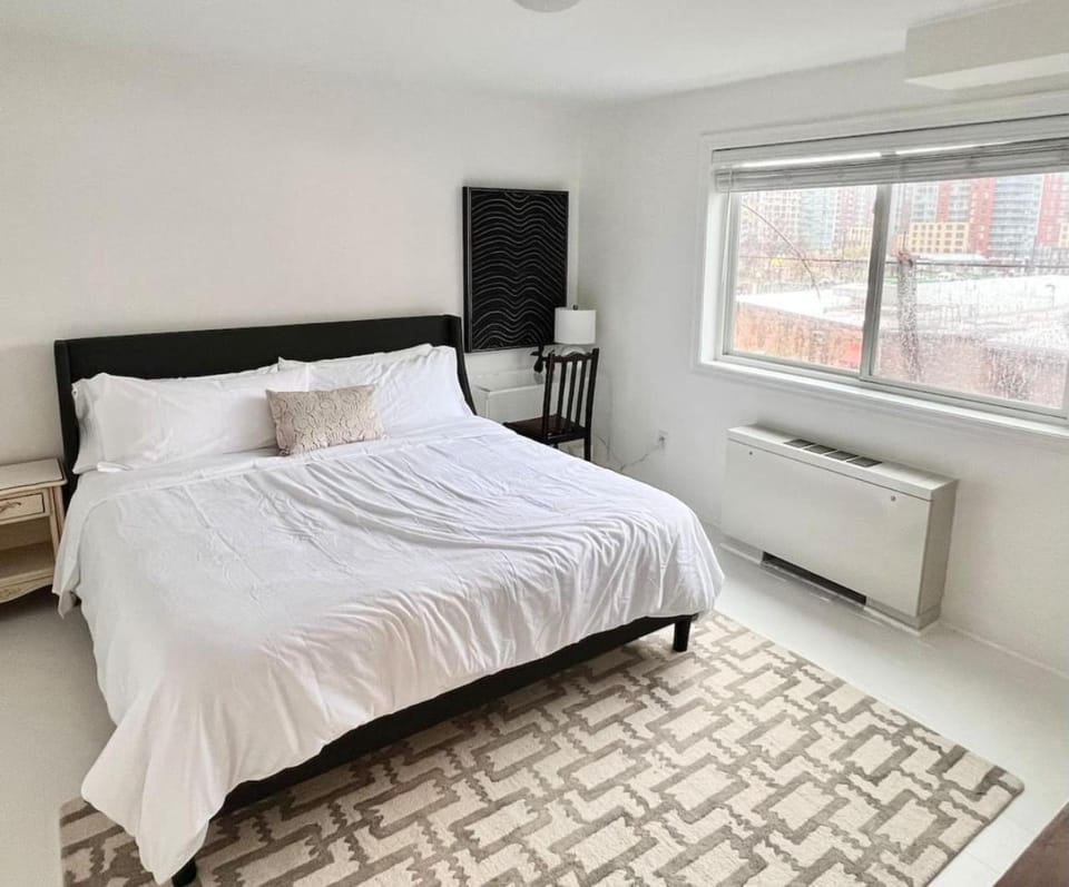 Crystal City Boutique Flats - Free Parking 2878 Apartment in Crystal City