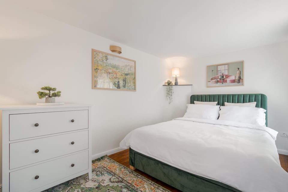 Apartament Ultra-Central Elegant + Free Parking + Self Check-In Apartment in Hungary