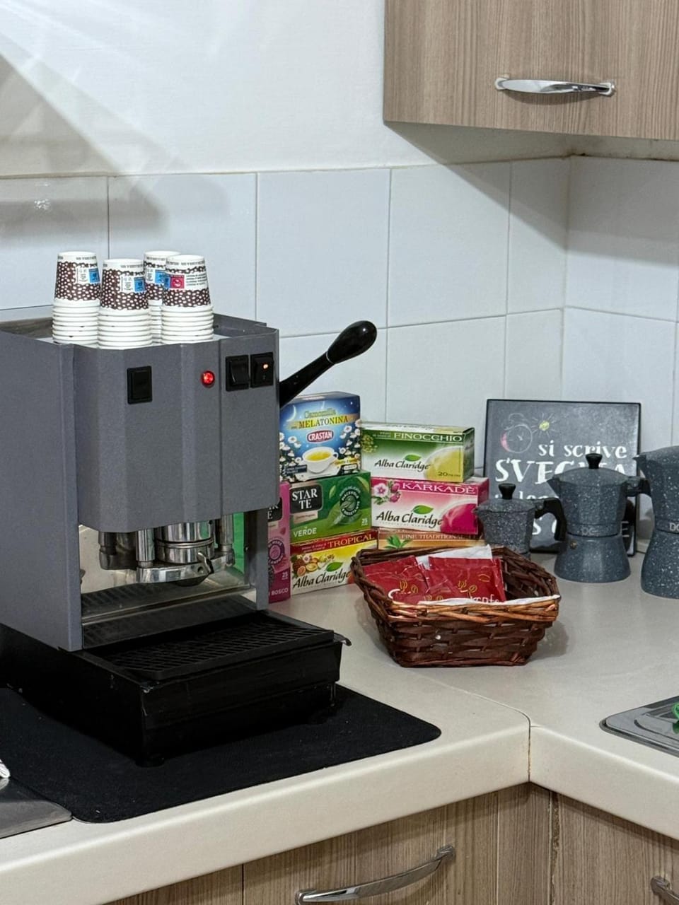 Coffee/tea facilities, Kitchen or kitchenette, minibar, pet friendly, stove