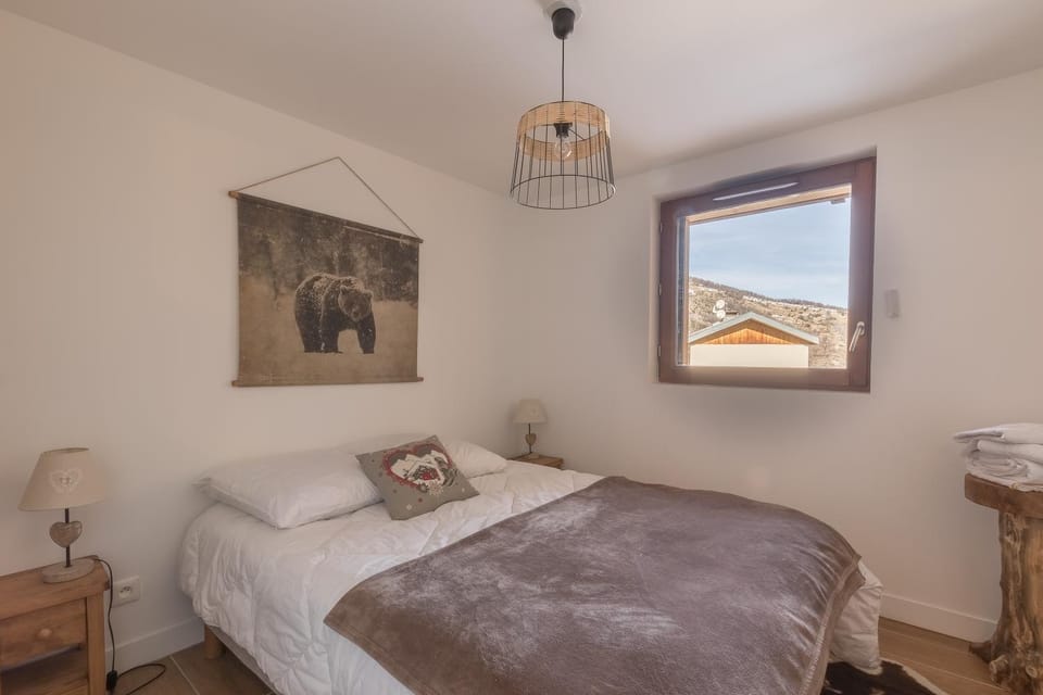 Bed, Bedroom