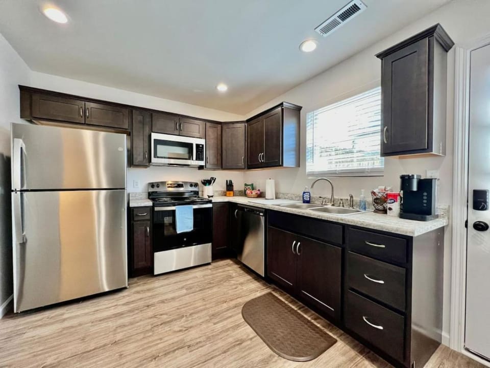 Kitchen or kitchenette, dishwasher, minibar, pet friendly, stove, toaster