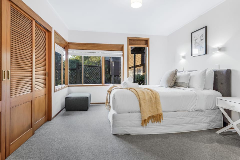 Bed, Decorative detail, Bedroom, cot, storage, towels, wardrobe