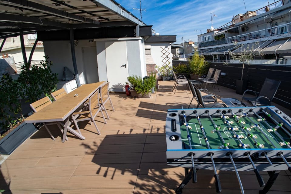 Property building, Day, Garden, Balcony/Terrace, Seating area