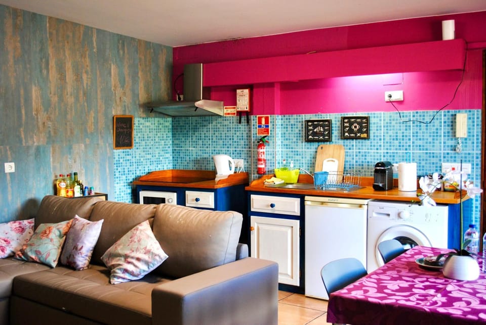 Kitchen or kitchenette, Living room