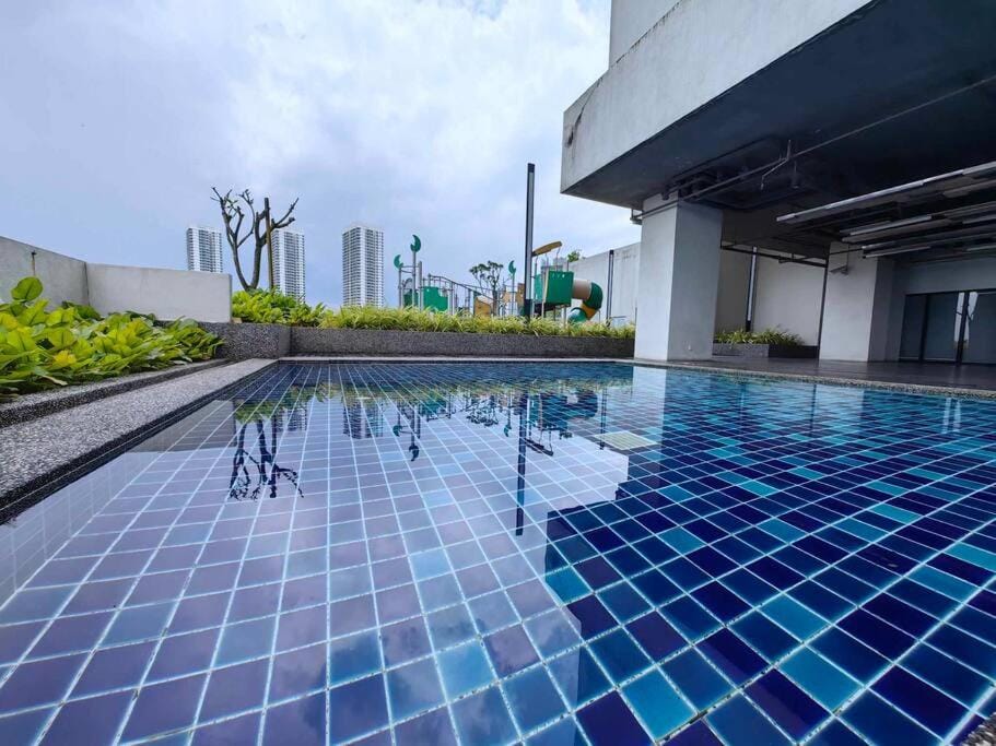3703 Meridin Sovo 6paxCozy Legoland Netflix BySTAY Apartment in Johor