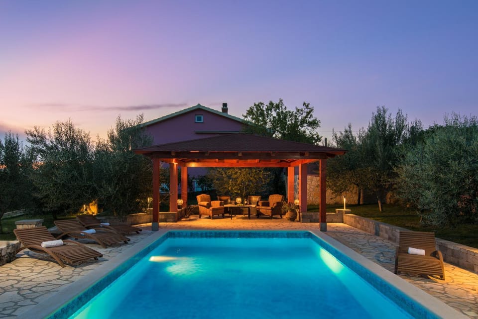 Property building, Natural landscape, Pool view, Swimming pool, Sunrise, Sunset, sunbed