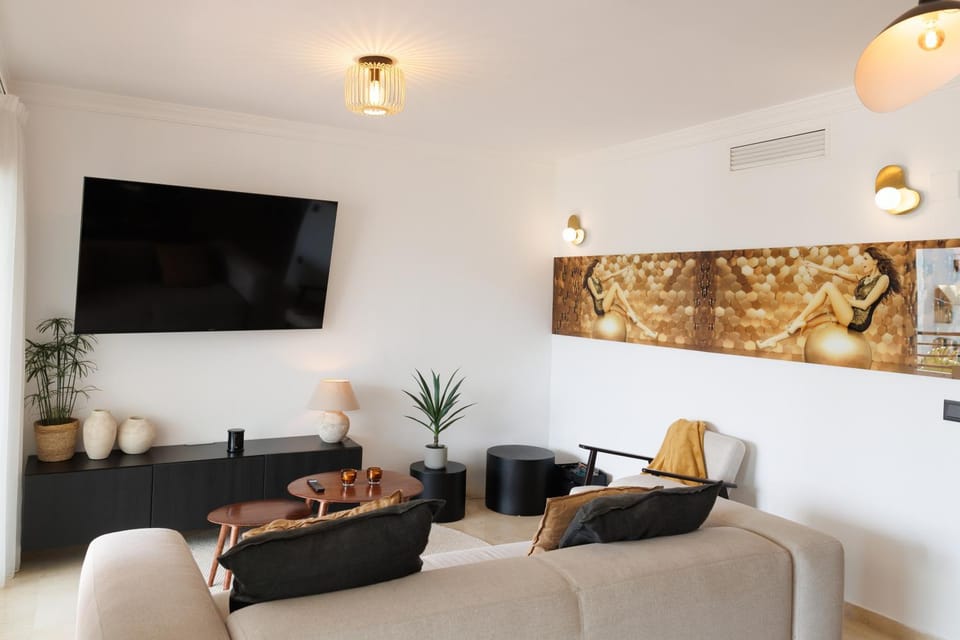 MARBELLA BANUS SUITES - Banús - Terrazas de Banús Urb- Premium 2BR - 2BA - Redecorated - Brand-New Furniture - Outdoor Terrace - Heart of Puerto Banús - Steps from Marina, Beach & El Corte Ing Luxury Shopping - Pools & Garden Solarium- Ideal for Families Apartment in Marbella