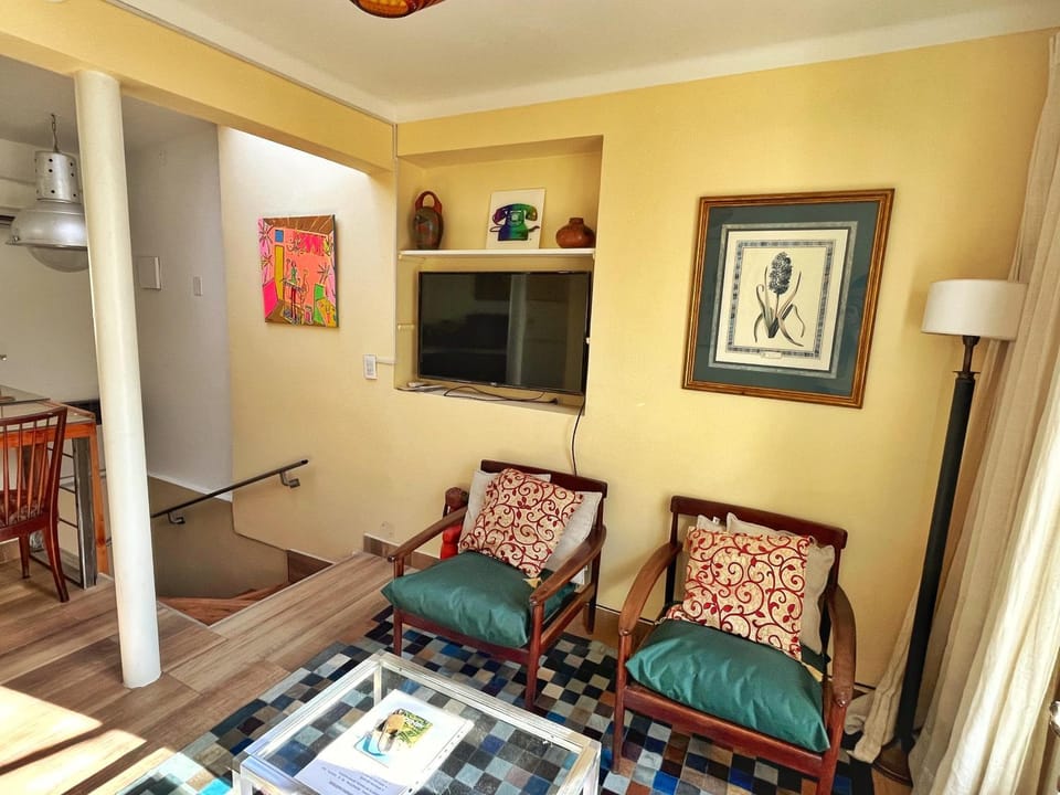 TV and multimedia, Living room, Dining area