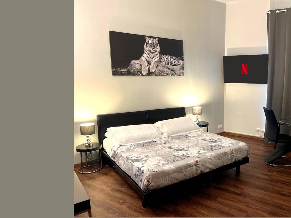 Bed, Photo of the whole room, Bedroom