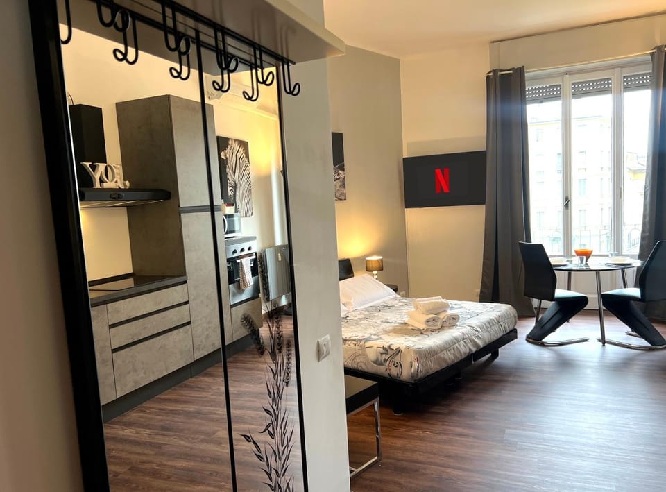 Bed, TV and multimedia, Kitchen or kitchenette, Photo of the whole room, Bedroom, minibar, pet friendly, towels