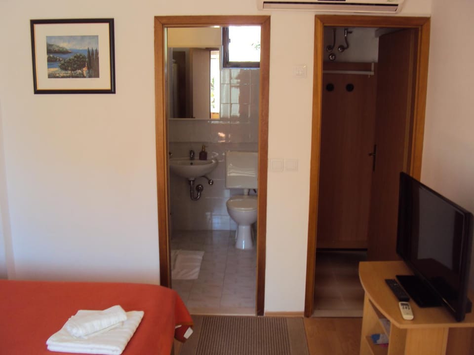 Other, Photo of the whole room