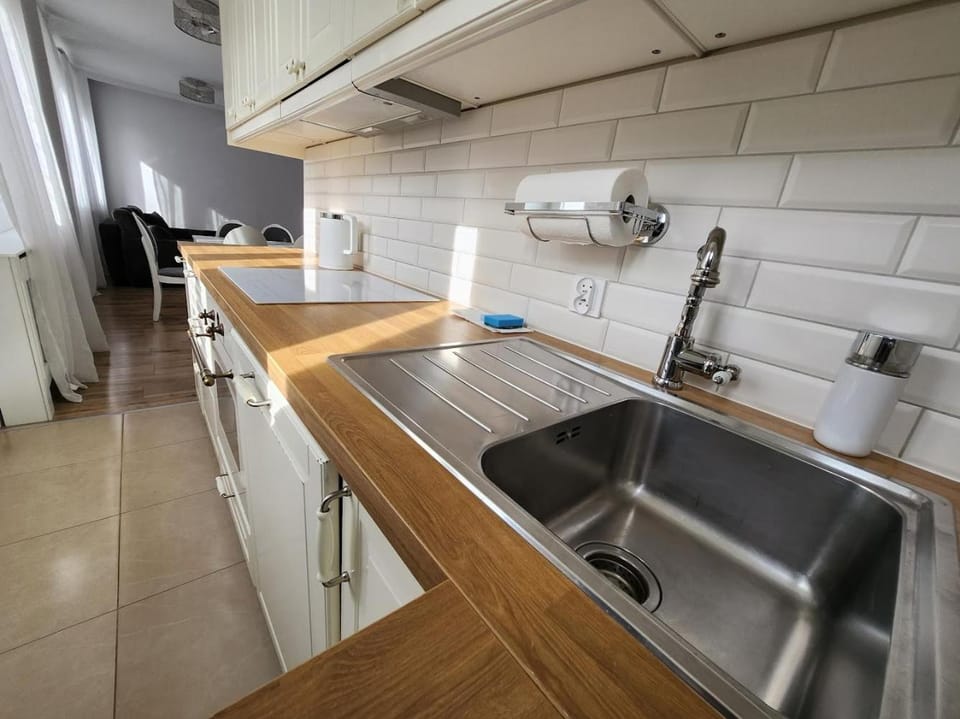 dishwasher, pet friendly, kitchen