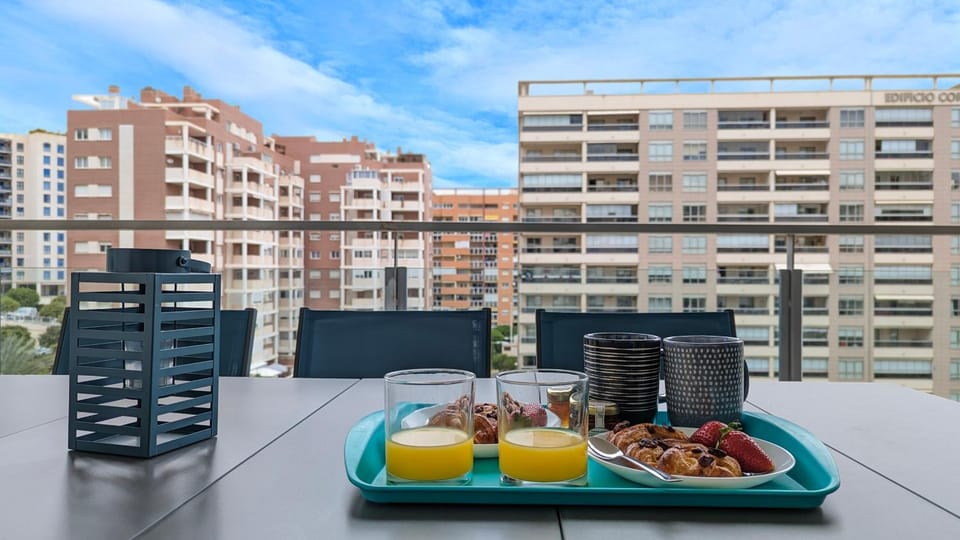 Balcony/Terrace, City view
