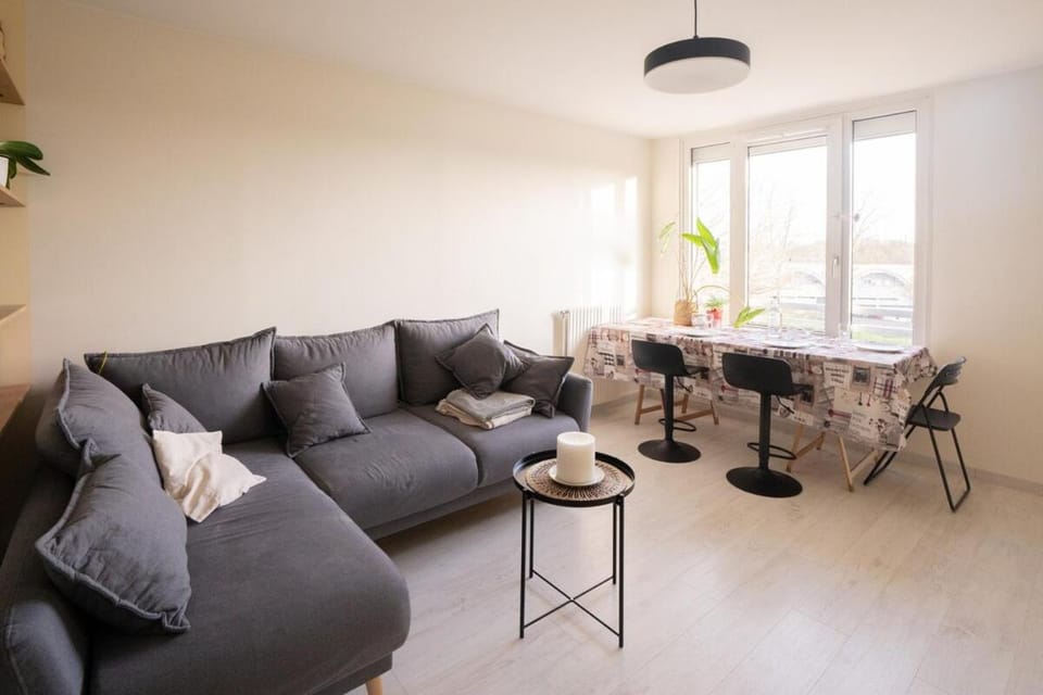 Le Contemporain ~ T4 Spacieux ~ RER A & Disney Apartment in Torcy