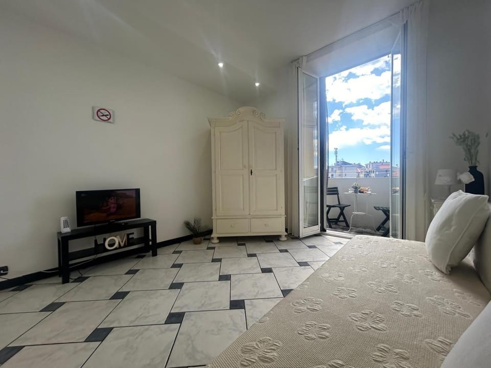 Communal lounge/ TV room, TV and multimedia, Living room, Photo of the whole room, Seating area, Evening entertainment, wardrobe