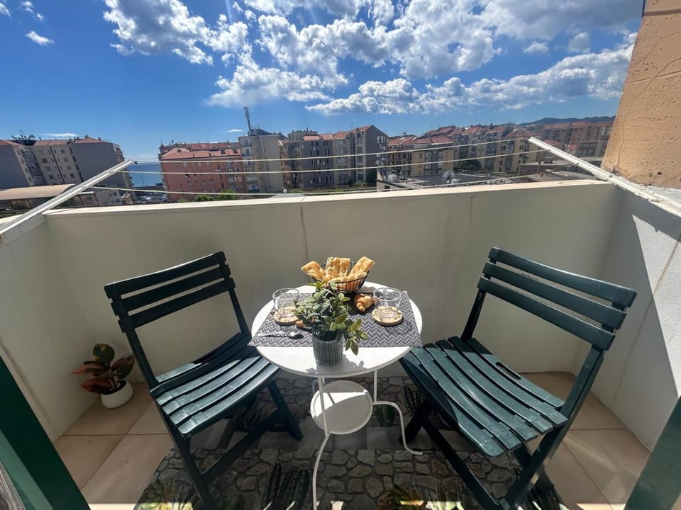 Day, Balcony/Terrace, Dining area