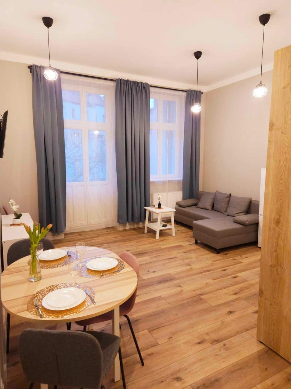 Living room, Seating area, Dining area