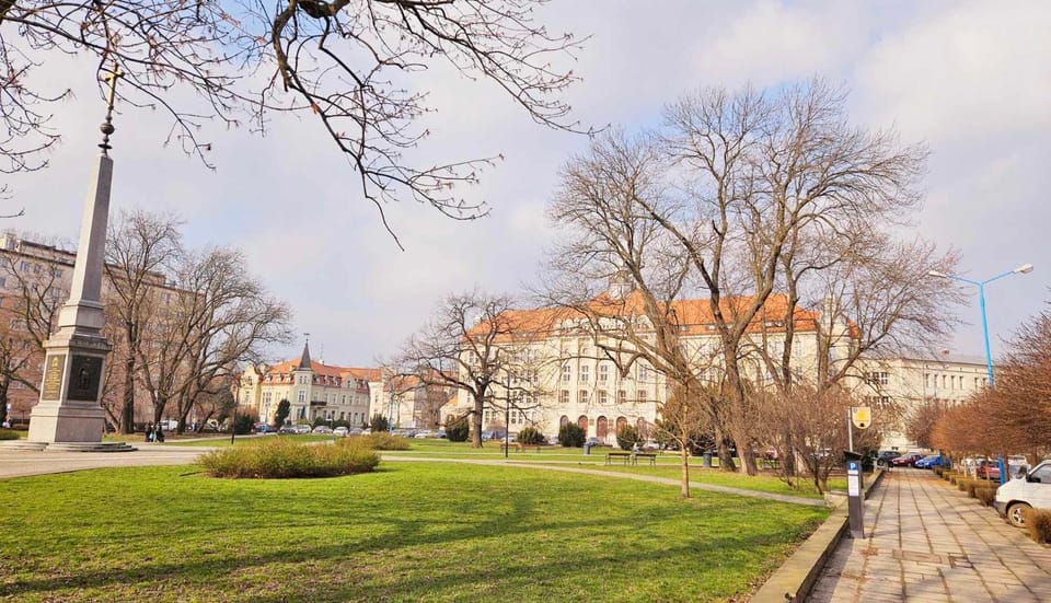 Neighbourhood, Street view