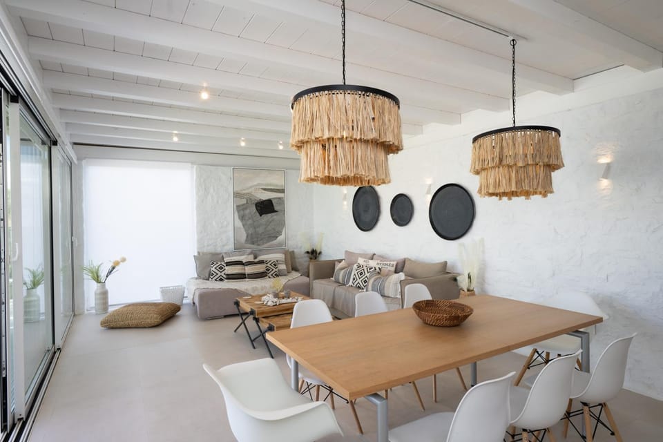 Living room, Seating area, Dining area