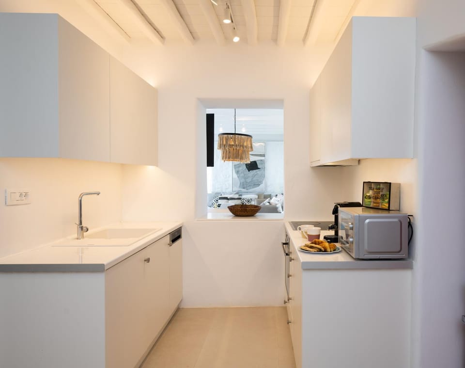 Kitchen or kitchenette, stove