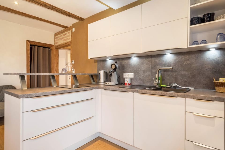 Kitchen or kitchenette, Living room