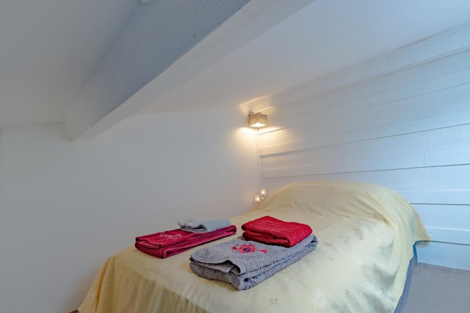 Property building, Living room, Bedroom