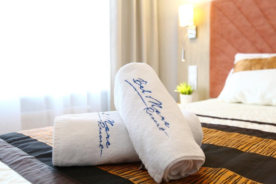 Bed, Photo of the whole room, Bedroom, towels