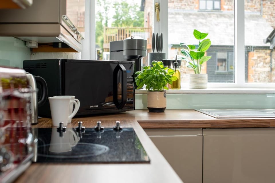 Coffee/tea facilities, Kitchen or kitchenette, microwave