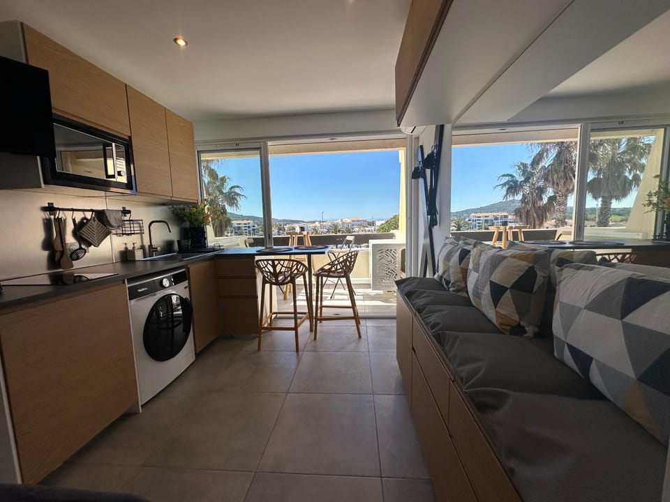 Village naturiste - Port-Nature 6 - Le Phare Apartment in Agde