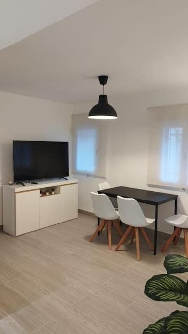 TV and multimedia, Dining area