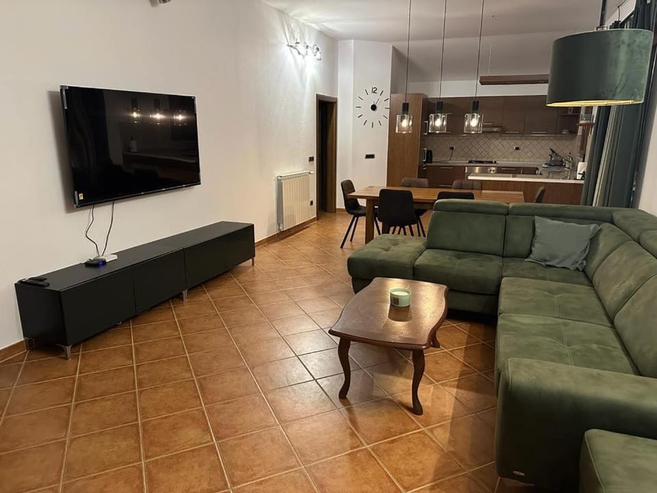 Communal lounge/ TV room, Living room, Seating area