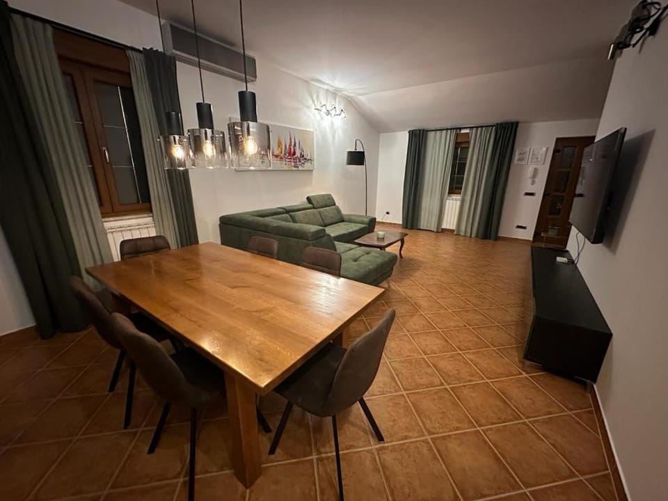 Living room, Dining area