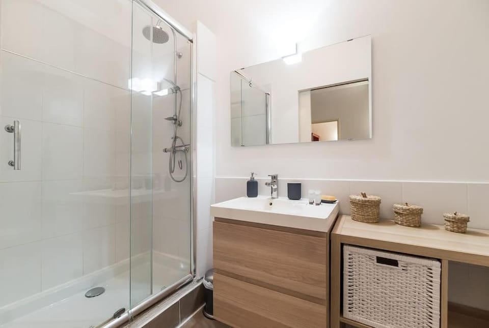 Shower, Bathroom