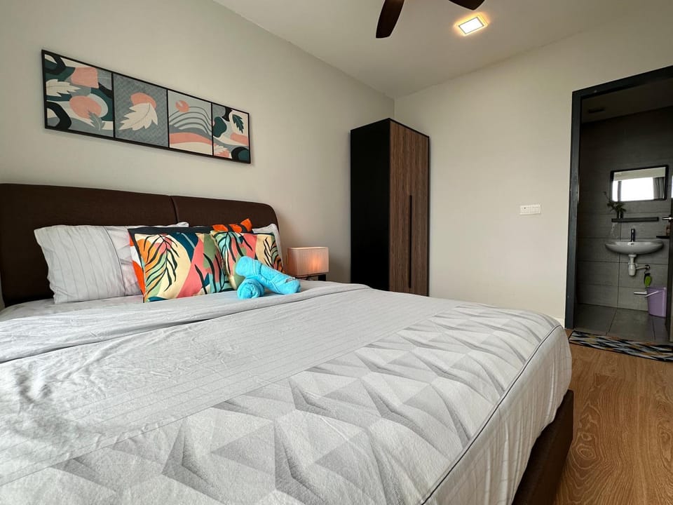 Bed, Photo of the whole room, Bedroom, wardrobe
