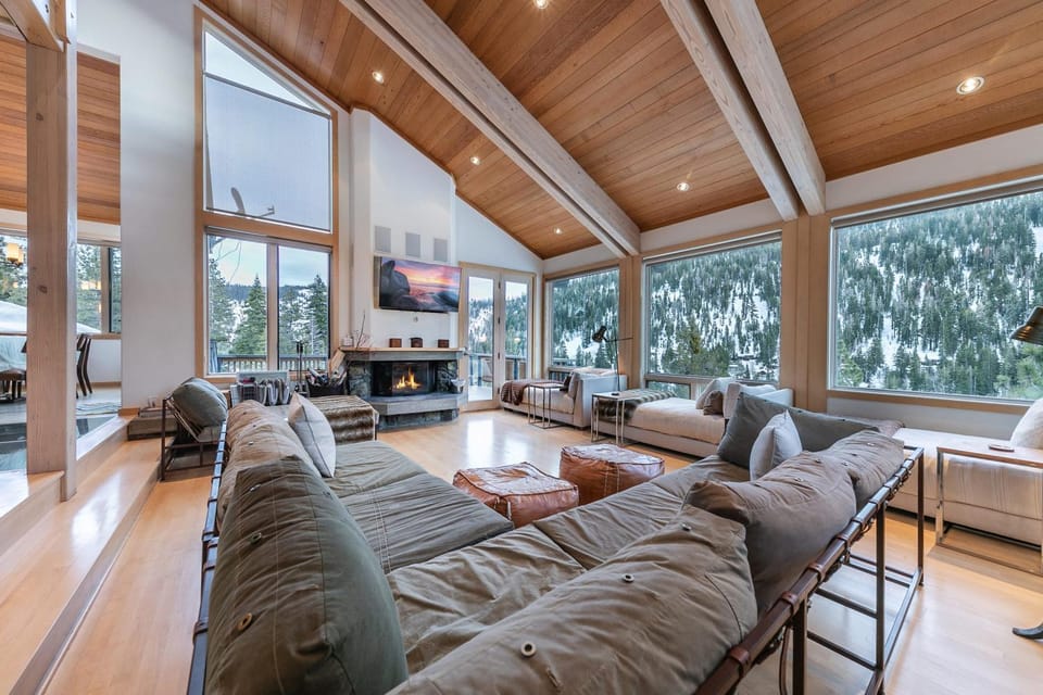 Bright 5BD Alpine Retreat - 5Min to Alpine Meadows House in Sierra Nevada