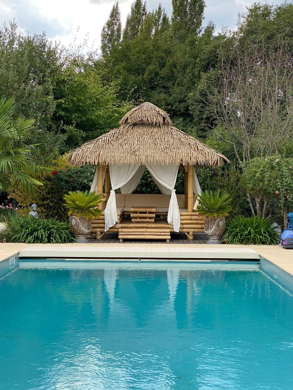 loue pour manifestation circuit des 24H 4 chambres de standing dans un ecrin de verdure Vacation rental in Centre-Val de Loire